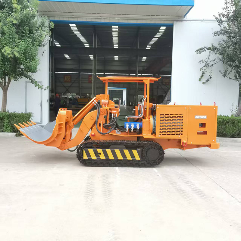 Специализированный самосвальный погрузчик для горных пород