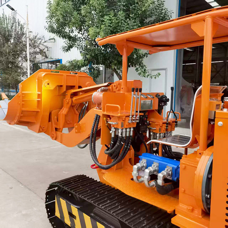 Специализированный самосвальный погрузчик для горных пород