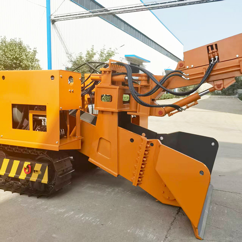 Гусеничный погрузчик для выемки грунта в шахте