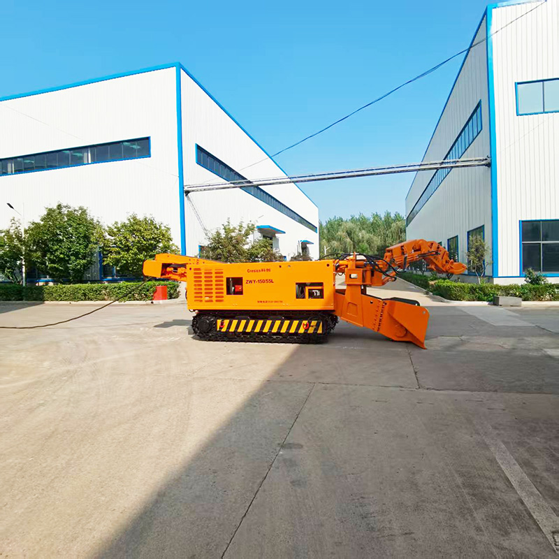 Погрузчик для выемки грунта на гусеничном ходу