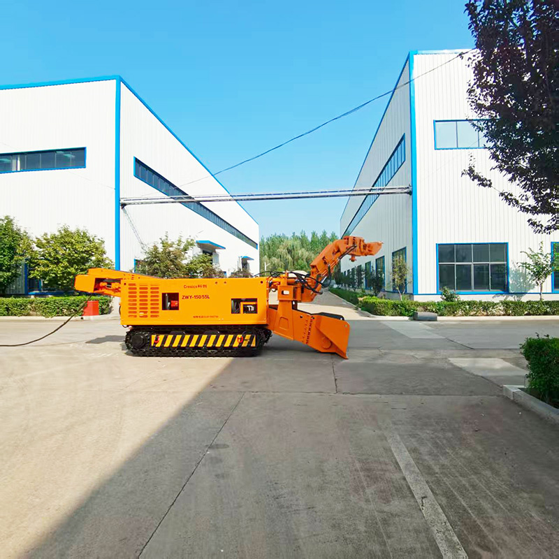 Гусеничный погрузчик для выемки грунта в шахте